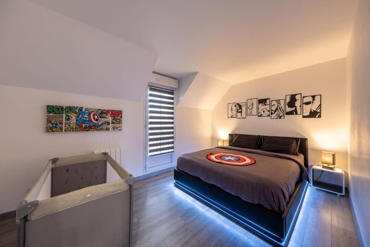 Disney Avengers Home Маньи-ле-Онгр Экстерьер фото